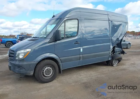 2018 Mercedes-Benz Sprinter 2500 Standard Roof V6 из США, поврежденный, VIN WD3PE7CD2JP643055